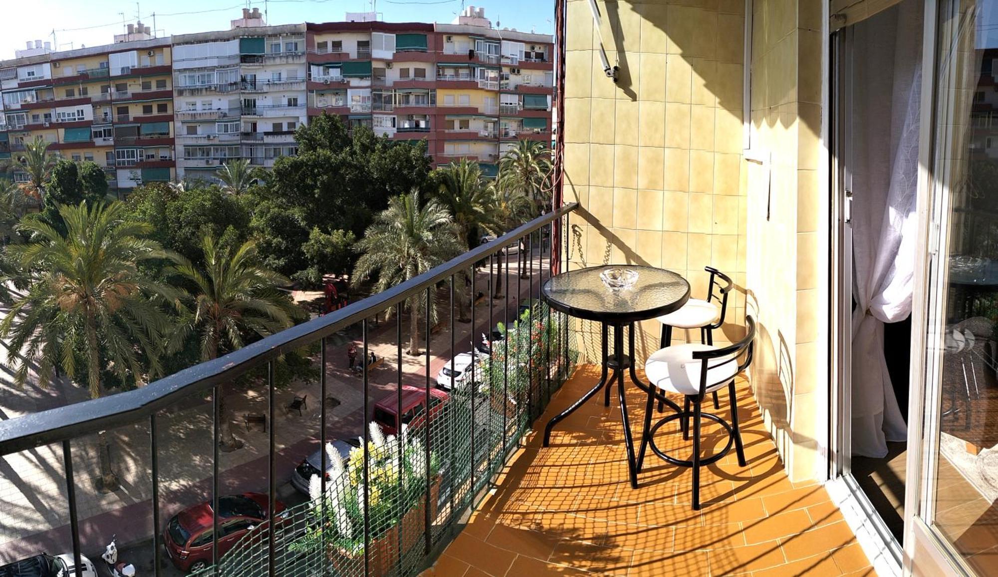 Ricardo Hostal Apartamento 3 Habitaciones 알리칸테 외부 사진