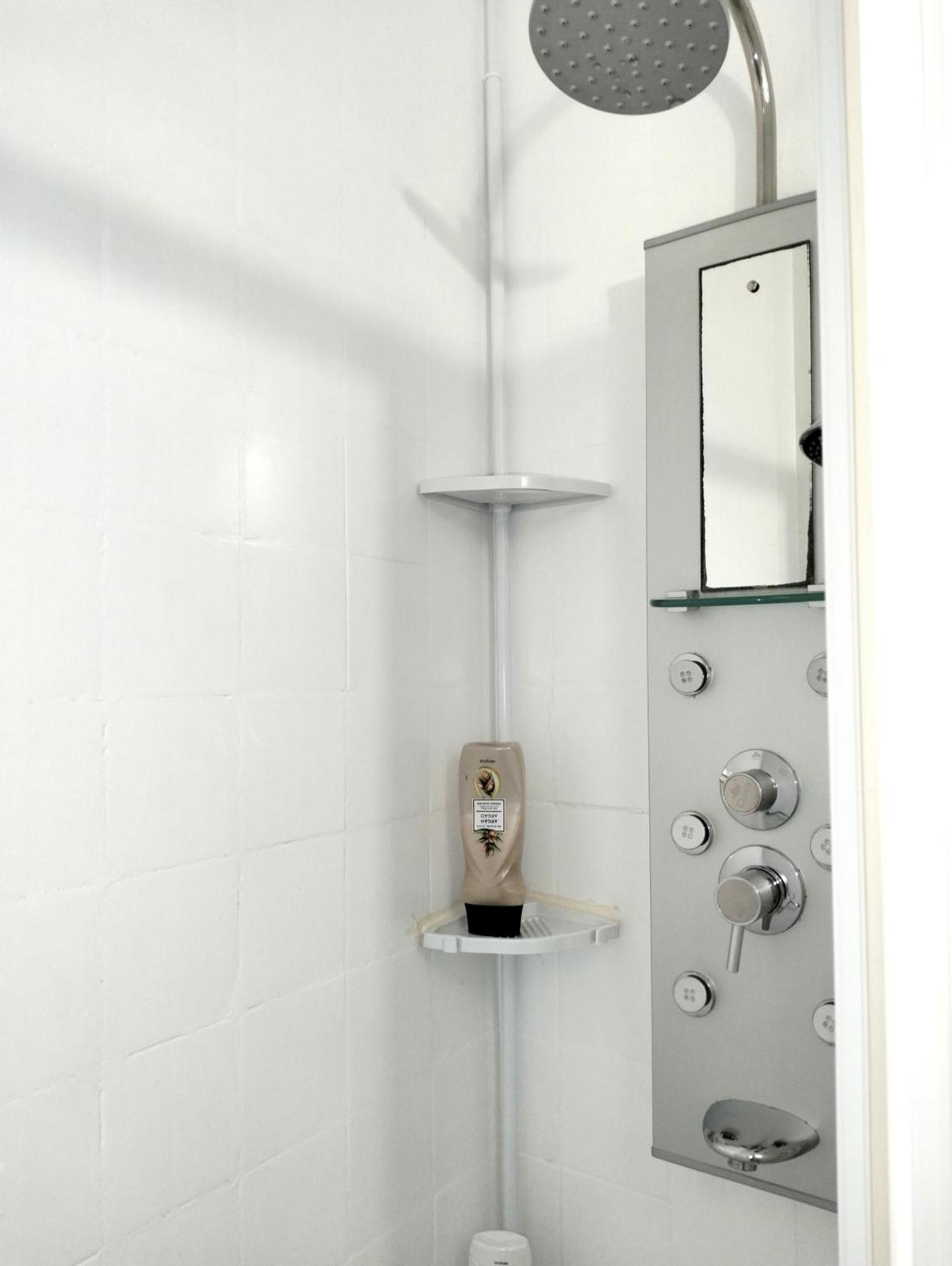 Ricardo Hostal Apartamento 3 Habitaciones 알리칸테 외부 사진